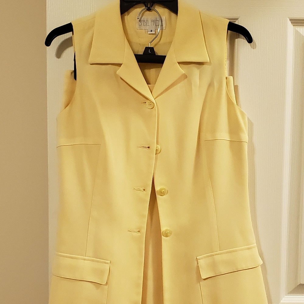 Isabel Arde skirt suit